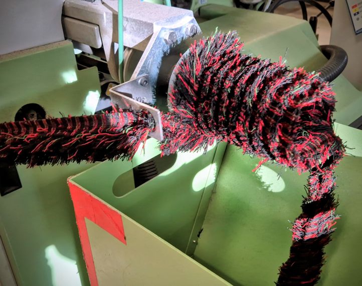 en stor bukett blomster