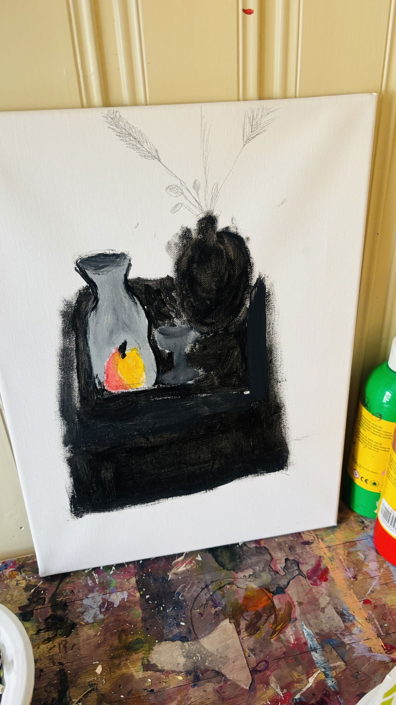 Et bilde av en person på et bord